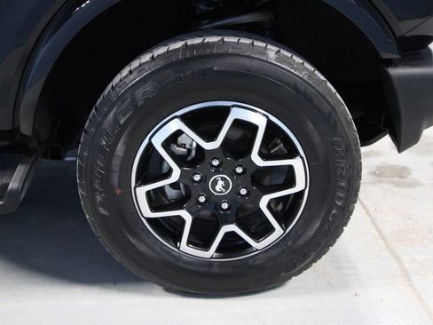 Used 2025 Ford Bronco Outer Banks image 33