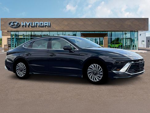New 2025 Hyundai Sonata Limited image 10