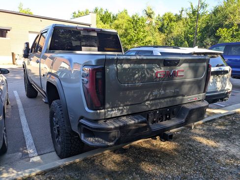 Used 2026 GMC Sierra 2500 AT4X AWD/4WD image 4