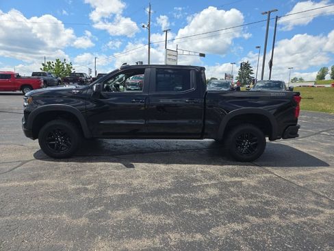 Used 2022 Chevrolet Silverado 1500 LT Trail Boss w/ LT Trail Boss Premium Package AWD/4WD image 6