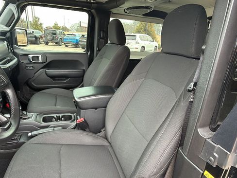 Used 2022 Jeep Wrangler Sport S image 17
