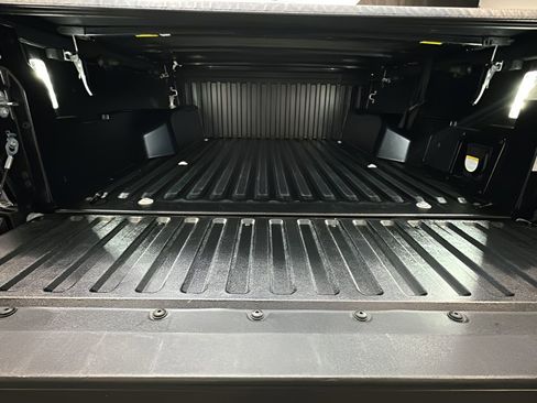 Used 2023 Toyota Tacoma TRD Off-Road w/ TRD Premium Off Road Package image 18