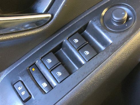 Used 2021 Chevrolet Trax LT w/ Sport Edition FWD image 27