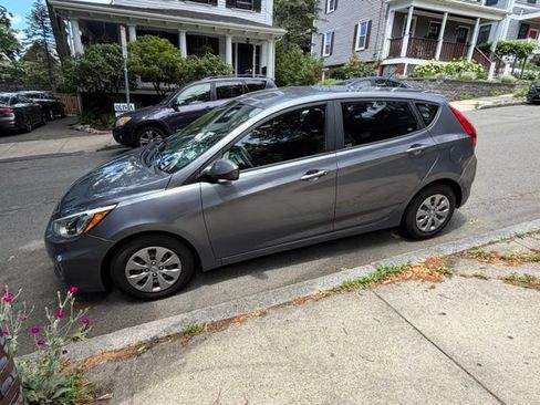 Used 2017 Hyundai Accent SE FWD image 4