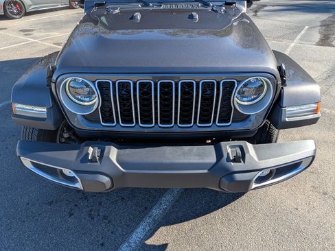 Used 2024 Jeep Wrangler Sahara w/ Safety Group image 12