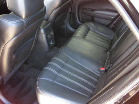 Used 2014 Chrysler 300 S image 25