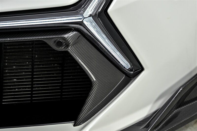 Used 2024 Lamborghini Revuelto AWD/4WD image 19