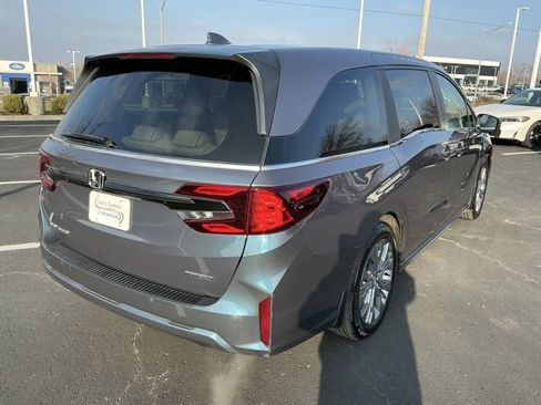 Used 2026 Honda Odyssey Touring image 3