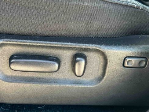 Used 2022 Toyota Tacoma TRD Sport w/ Technology Package image 7