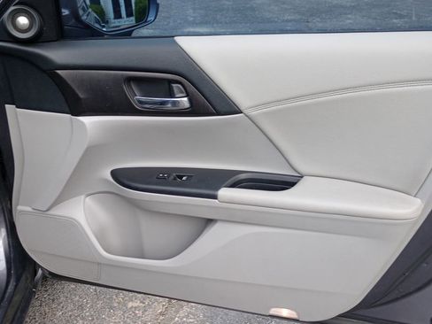 Used 2015 Honda Accord EX-L image 23