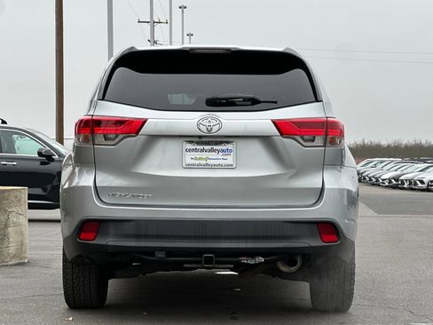 Used 2019 Toyota Highlander LE image 5
