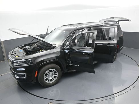 Used 2024 Jeep Wagoneer 2WD image 59