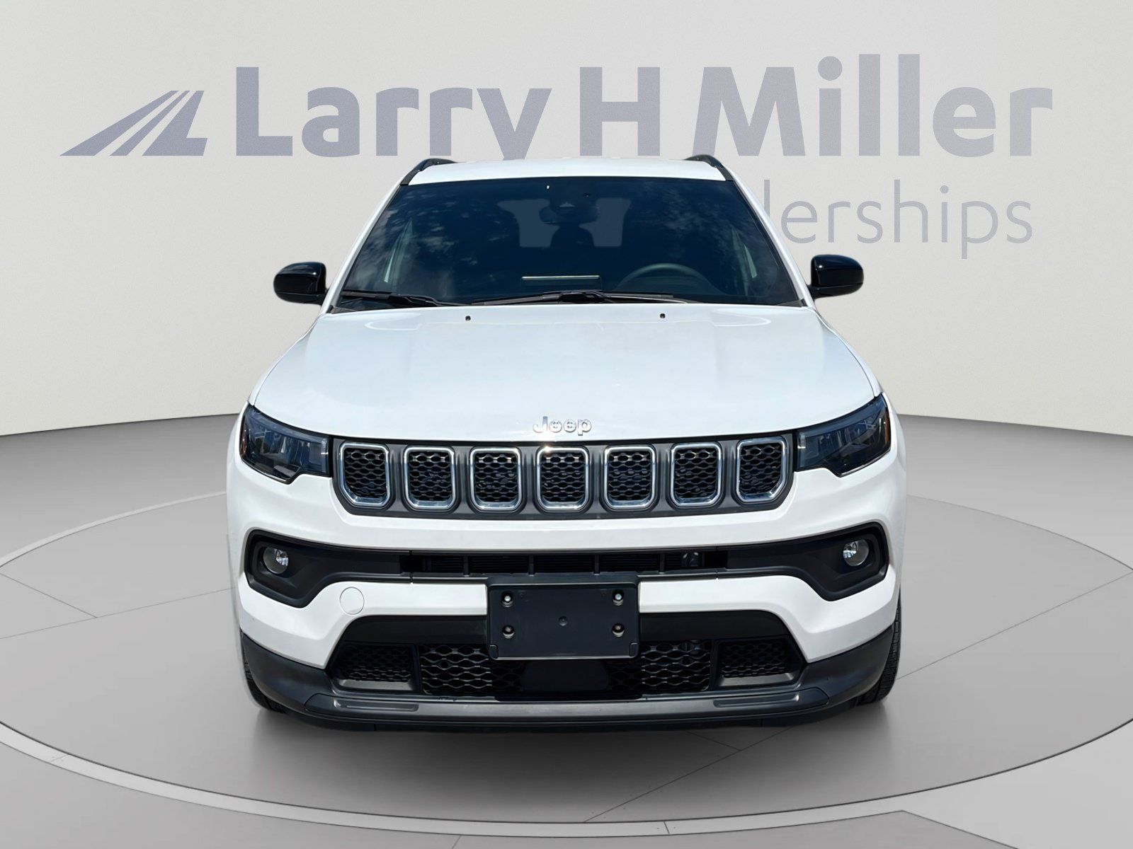 Used 2023 Jeep Compass Latitude AWD/4WD image 8