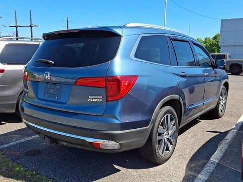 Used 2017 Honda Pilot Touring image 4