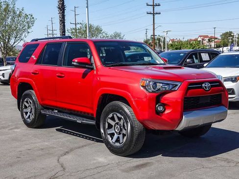 Used 2023 Toyota 4Runner TRD Off-Road Premium w/ Moonroof Package AWD/4WD image 3