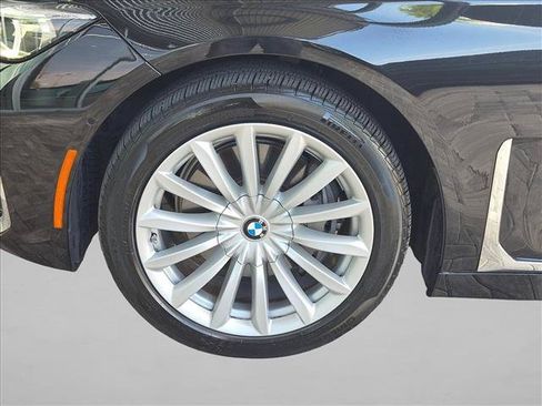 Used 2020 BMW 740i RWD image 23