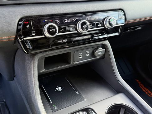 Certified 2025 Honda Pilot TrailSport image 29