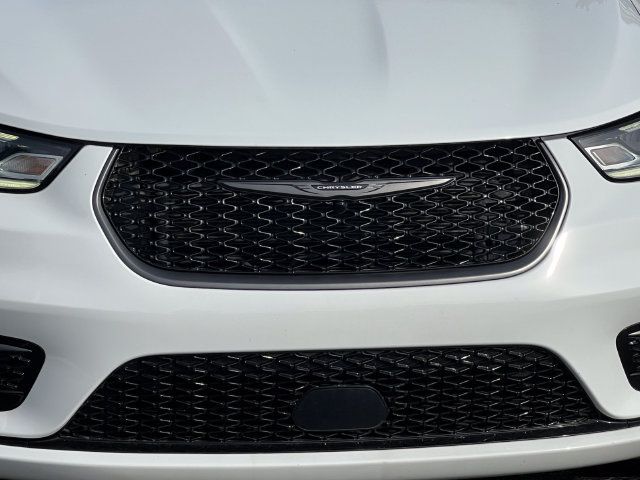 Used 2024 Chrysler Pacifica Touring-L w/ Road Tripper Package FWD image 44