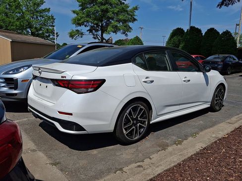 Used 2025 Nissan Sentra SR FWD image 3