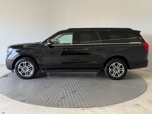 Used 2025 Ford Expedition Max Active image 2