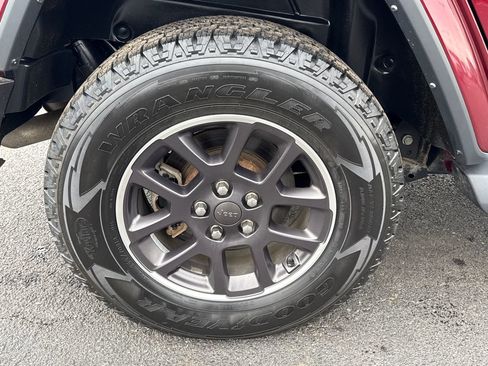 Used 2021 Jeep Wrangler Unlimited Sahara image 10