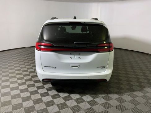 Used 2023 Chrysler Pacifica Limited w/ Uconnect Theater Family Group AWD/4WD image 8