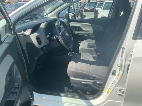 Used 2016 Toyota Yaris L FWD image 10