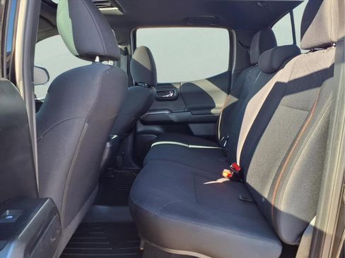 Used 2017 Toyota Tacoma TRD Off-Road w/ Premium & Technology Package image 11