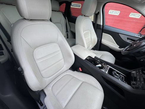 Used 2017 Jaguar F-PACE Prestige image 29