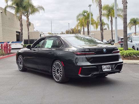 New 2026 BMW i7 eDrive50 w/ M Sport Package RWD image 8