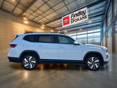Used 2025 Volkswagen Atlas SE AWD/4WD image 4