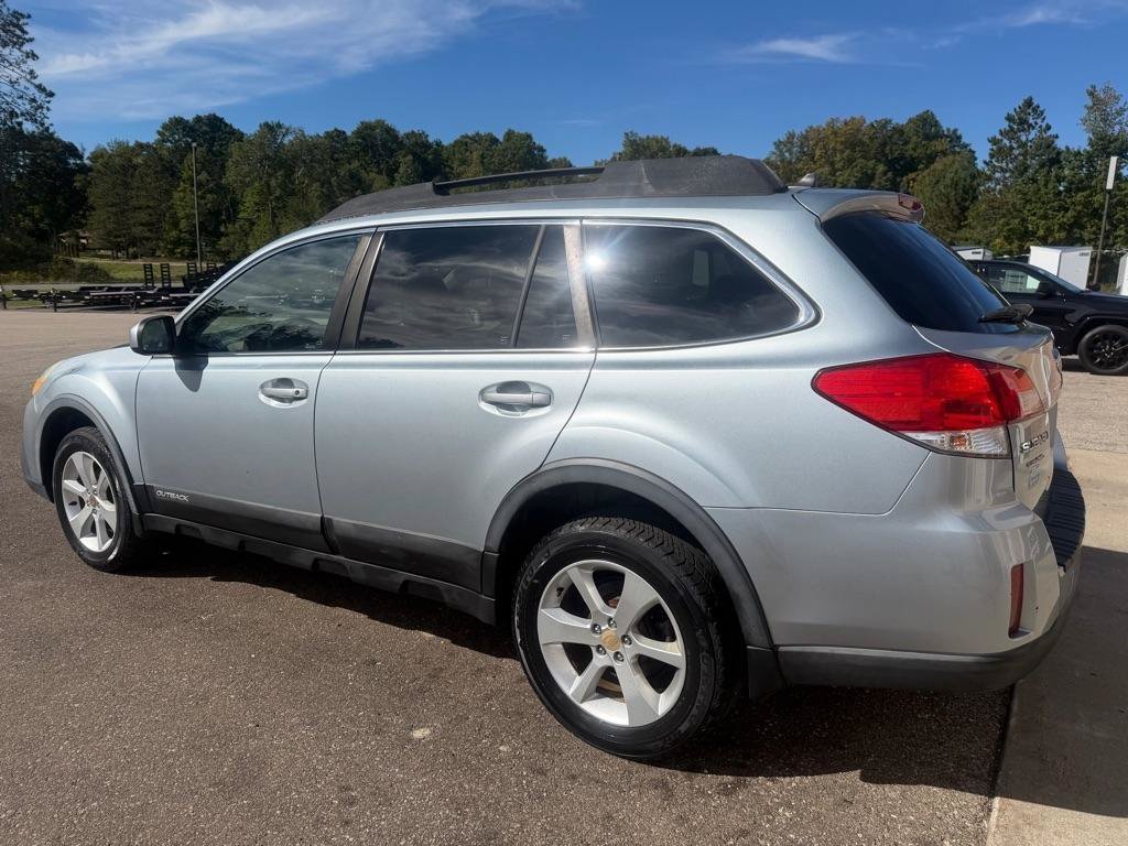 Used 2014 Subaru Outback 2.5i Premium AWD/4WD image 6