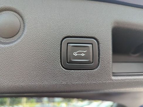 Used 2022 Chevrolet Equinox LT AWD/4WD image 27