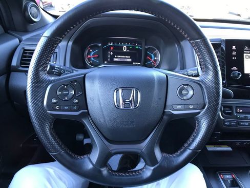 Used 2022 Honda Pilot TrailSport image 20