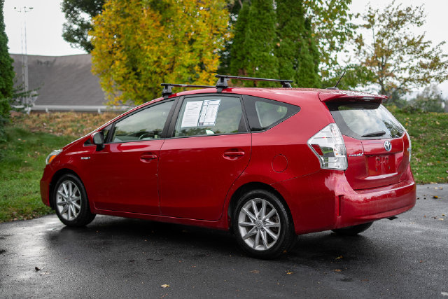 Used 2014 Toyota Prius V Five FWD image 7