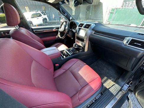 Used 2021 Lexus GX 460 Premium w/ Premium Package image 9