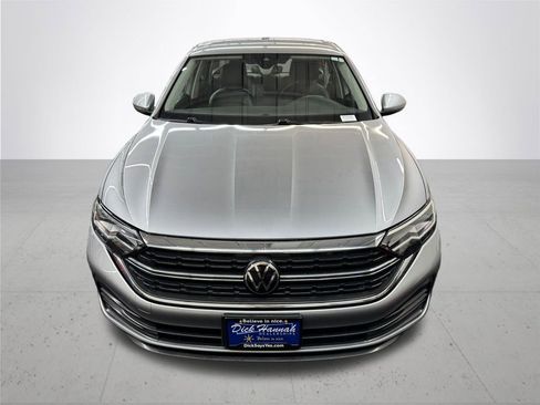 Used 2024 Volkswagen Jetta SE FWD image 11