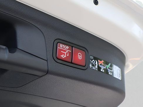 Certified 2026 Mercedes-Benz GLE 450 4MATIC image 10