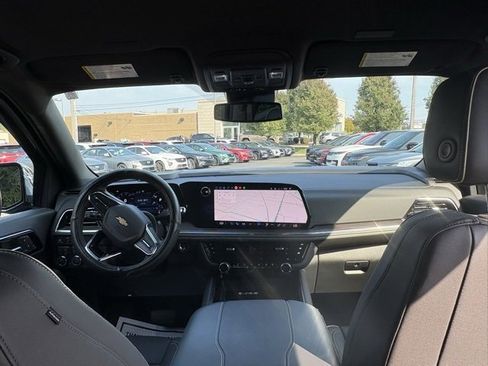 Certified 2025 Chevrolet Suburban Premier image 21