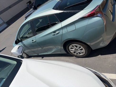 Used 2016 Toyota Prius Two FWD image 5