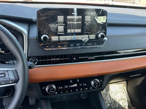 Used 2025 Mitsubishi Outlander 4WD Plug-In Hybrid image 14