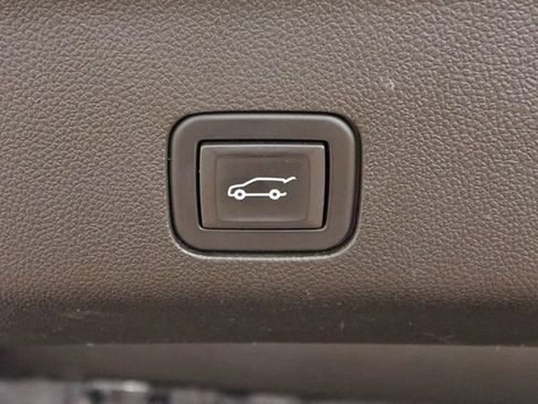 Used 2021 GMC Yukon Denali w/ Denali Premium Package AWD/4WD image 30