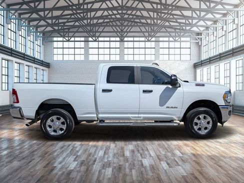 Used 2024 RAM 2500 Big Horn AWD/4WD image 3