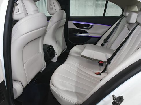 Used 2025 Mercedes-Benz E 450 4MATIC Sedan image 54