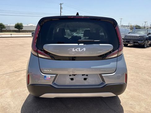 Used 2025 Kia Soul LX w/ LX Technology Package FWD image 6