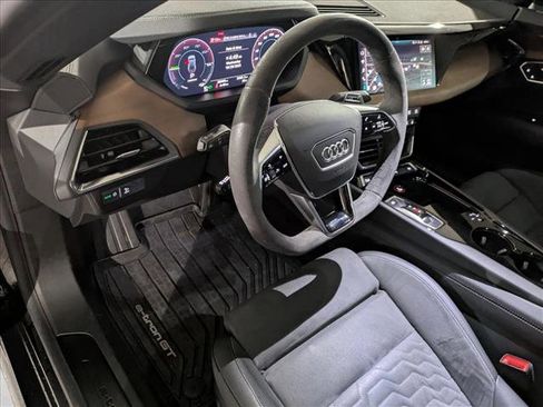 Used 2022 Audi e-tron GT Premium Plus image 17