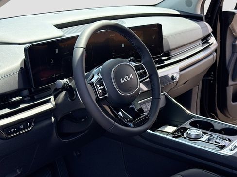 New 2026 Kia Carnival SX FWD image 4
