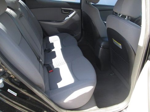 Used 2014 Hyundai Elantra SE image 12
