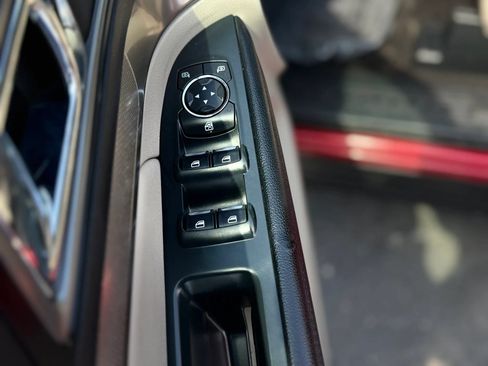 Used 2018 Ford Explorer XLT w/ Equipment Group 202A FWD image 34