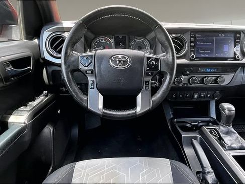Used 2022 Toyota Tacoma TRD Off-Road w/ Technology Package AWD/4WD image 8